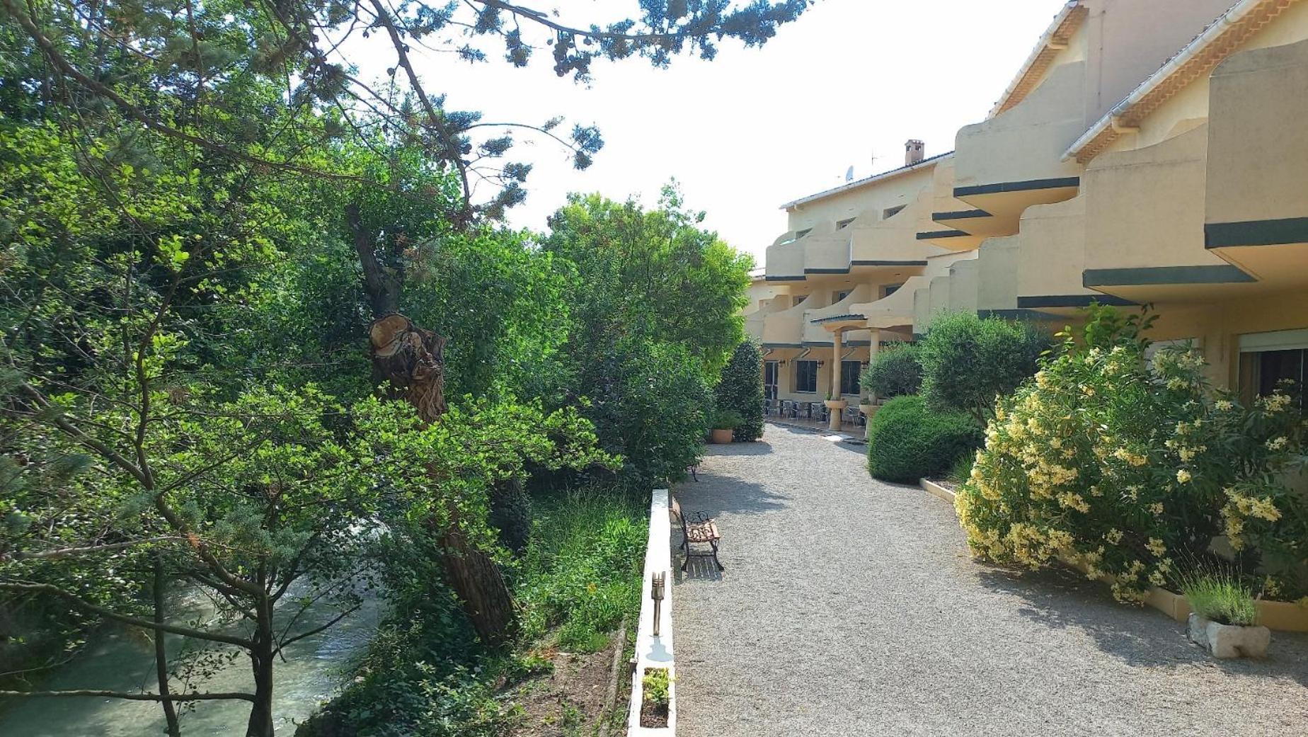 Hotel Sous L'Olivier ビュイ・レ・バロニ エクステリア 写真
